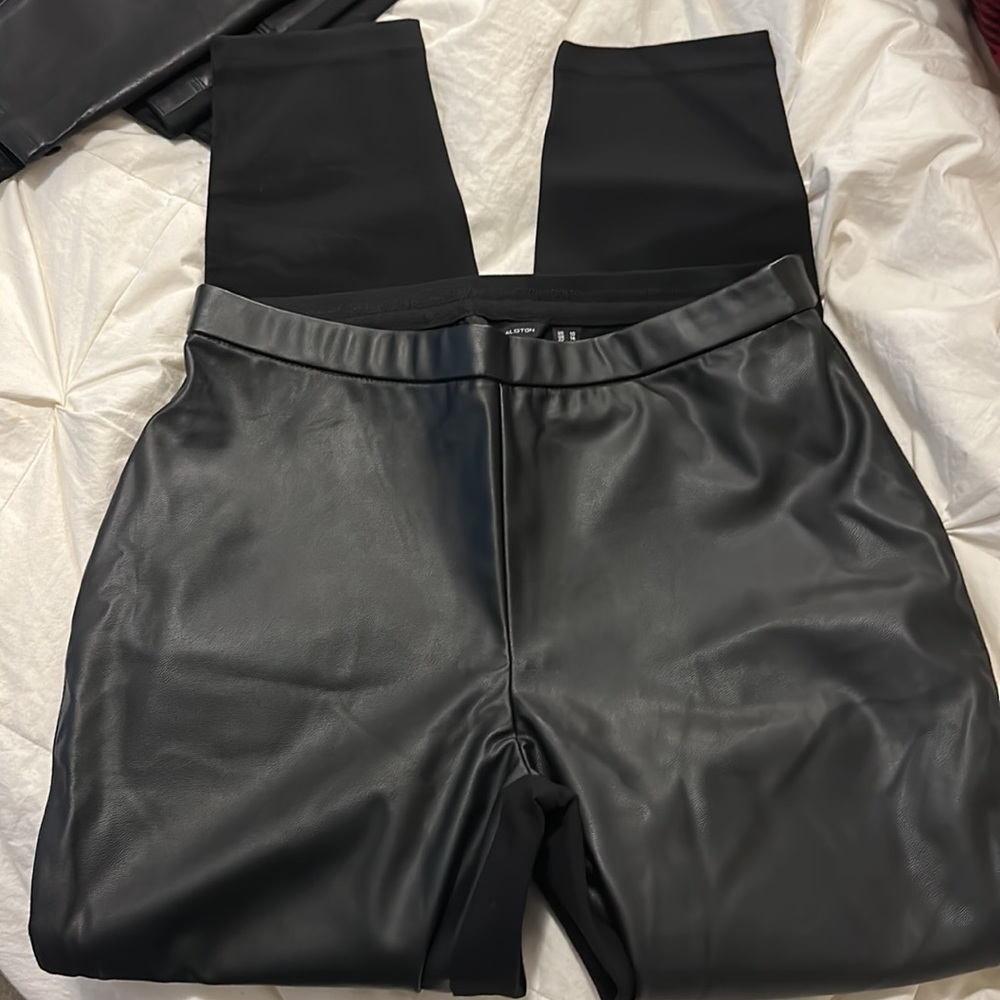 Faux Leather Leggings in Black
Halston - Picture 4 of 7
